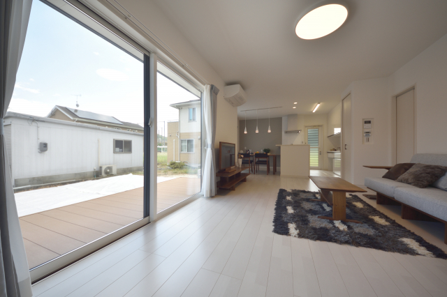 三原市　注文住宅　家族集まる開放的なリビングが素敵なお家