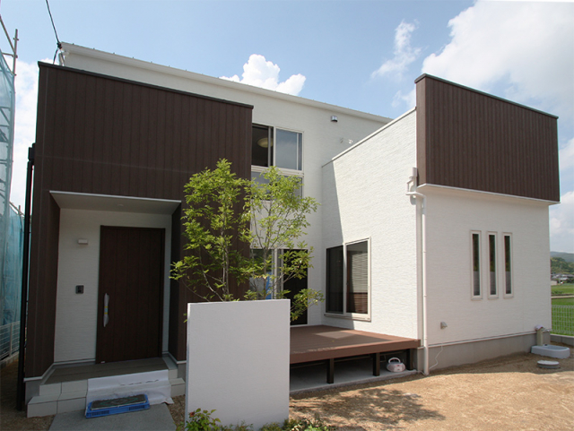 尾道市　注文住宅　ウッドデッキのある家